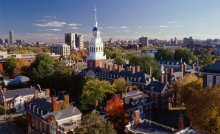 Harvard University   - найстаріший університет США, який володіє найбільшим фондом пожертвувань серед вузів світу