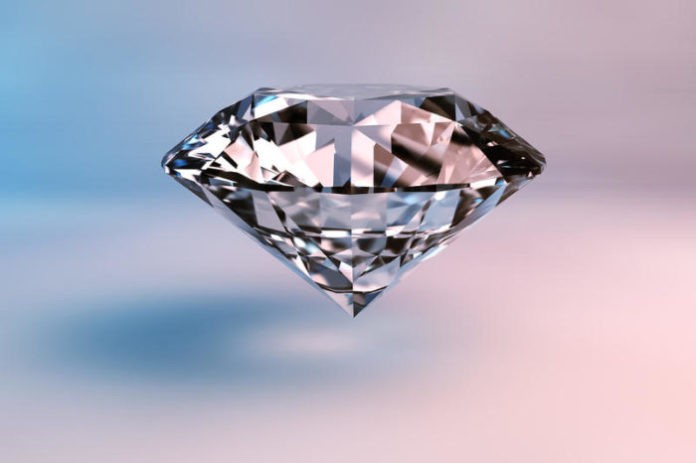 Перші синтетичні алмази були отримані в середині минулого століття