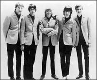 Відносно Yardbirds варто відзначити, що унікальність цієї групи полягала в тому, що в ній послідовно грали видатні британські рок-гітаристи - Ерік Клептон, Джефф Бек (Jeff Beck) і Джиммі Пейдж (Jimmy Page)