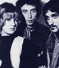Найближчими конкурентами Fleetwood Mac виявилася інша британська блюз-роковий гурт   Chicken Shack