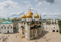 Одне з найстаріших будівель в Москві - Успенський собор, який знаходиться на території Кремля
