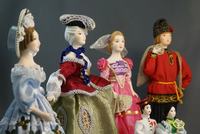 І сподобалися ці іграшки - Марії-майстриня, Иванушки-принци і різні історичні персоналії - не тільки вітчизняному покупцеві, але і до заморських туристам