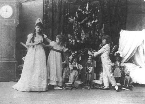 Ролі Клари і Фріца виконували діти, учні петербурзького Імператорського театрального училища