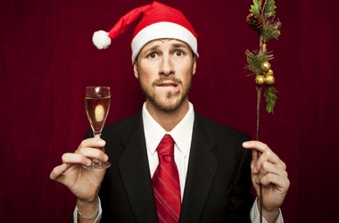 5 грудня 2012, 8:59 Переглядів:   Прийшла пора задуматися, де роздобути грошей на новорічні задоволення