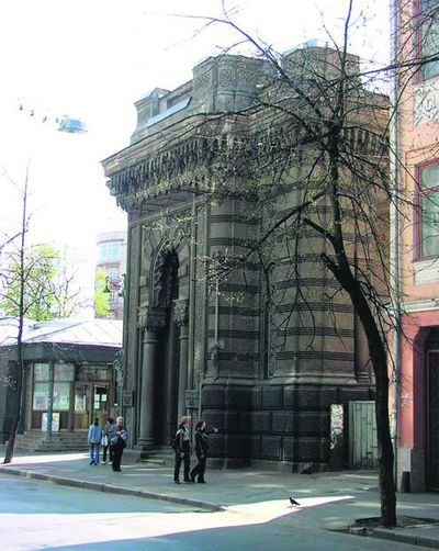 У Київраді пояснюють, що хочуть зберегти унікальну пам'ятку архітектури, в якому колись розміщувалась Караїмська кенаса