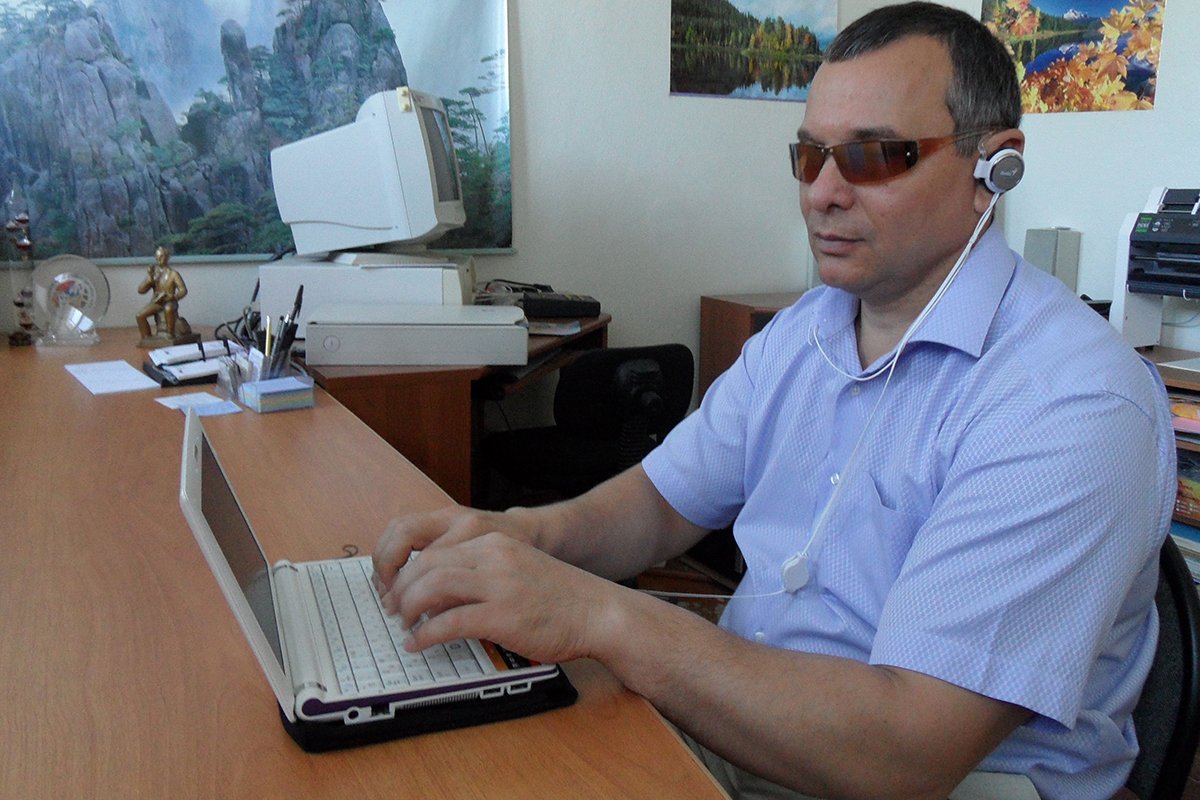 Володимир Титов, голова амурської організації Всеросійського товариства сліпих: