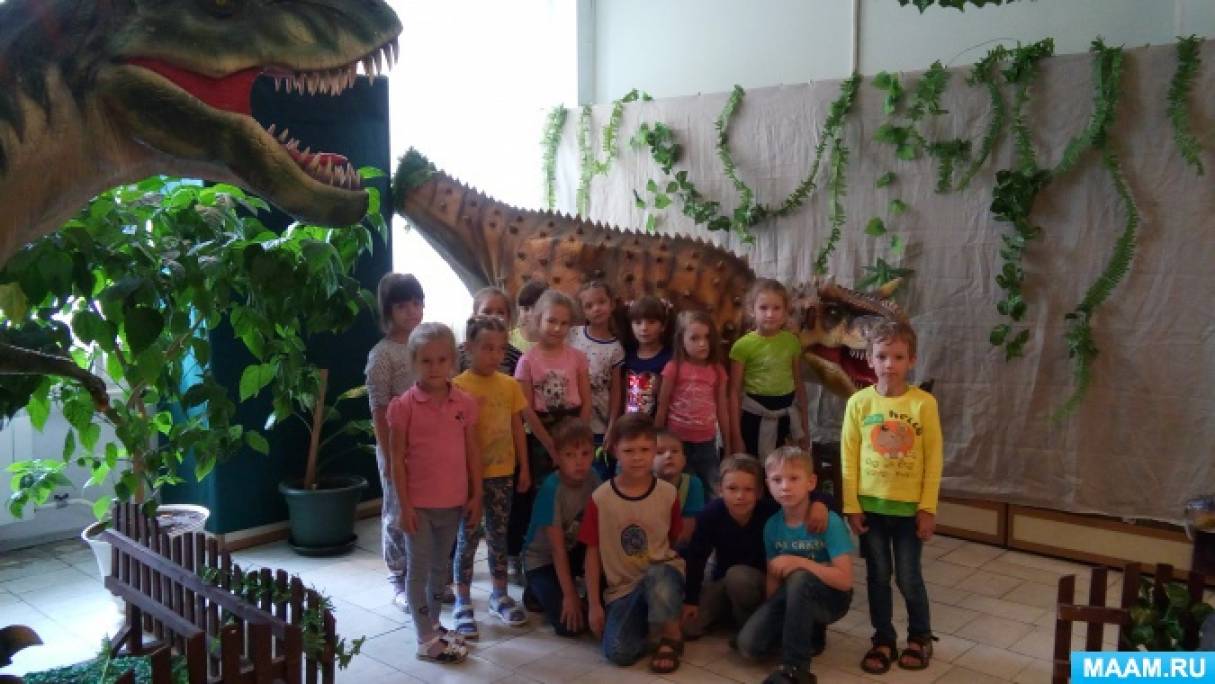 Екскурсія в Усольський історико-краєзнавчий музей на «Шоу динозаврів (фотозвіт)   21 червня ми з хлопцями з різновікової і старшої групи відвідали Усольський історико-краєзнавчий музей