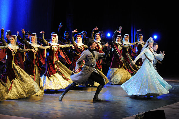 Національний балет Грузії «Сухішвілі» веде свій початок з 1945 року, хоча дозвіл на створення трупи засновники Іліко Сухішвілі та Ніно Рімішвілі отримали від Сталіна ще в 1937 році під час особистої зустрічі з вождем
