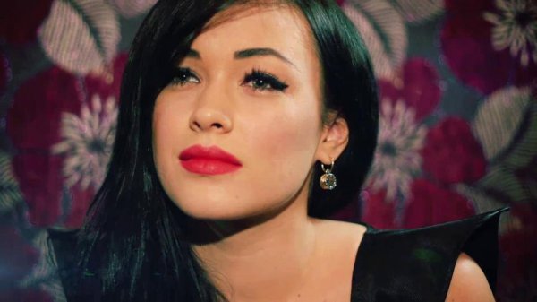 Переможцем міжнародного конкурсу молодих виконавців популярної музики Нова хвиля 2012 в Юрмалі стала російська співачка Niloo