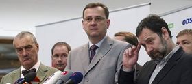 Лідер партії: Карел Шварценберг (TOP 09), Петр Нечас (ГДП) і Радек Йон (Справи громадські)
