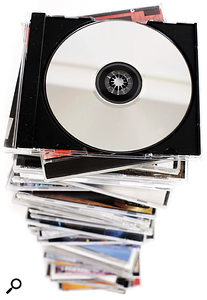 Несмотря на то, что объемная упаковка компакт-дисков в наши дни дешевая, звукозаписывающие компании обычно делают отчисления в виде роялти в размере от 20 до 25 процентов за это - что может показаться небольшим плагиатом