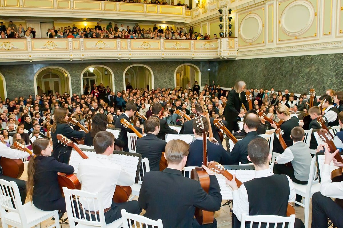 З 14 по 19 січня в Санкт-Петербурзі пройде ювілейний XV Міжнародний фестиваль-конкурс «Віртуози гітари»